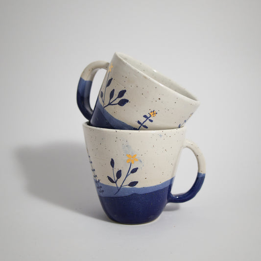 Plavo polje šoljica